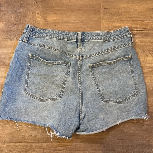 Universal Thread Shorts - Picture 3 of 3